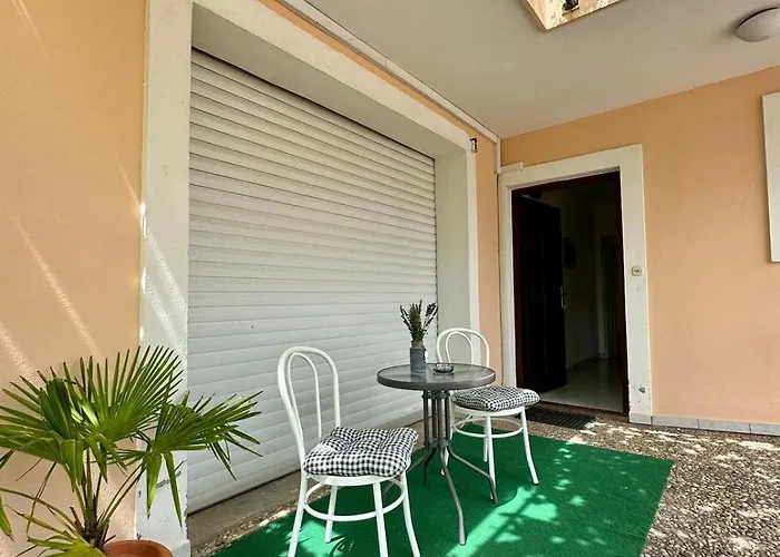 Delfin Apartman Zára